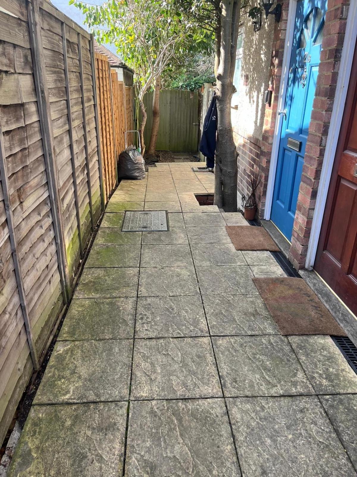 Central London Double Bed Apartment: Steps from Platform Station Exterior photo