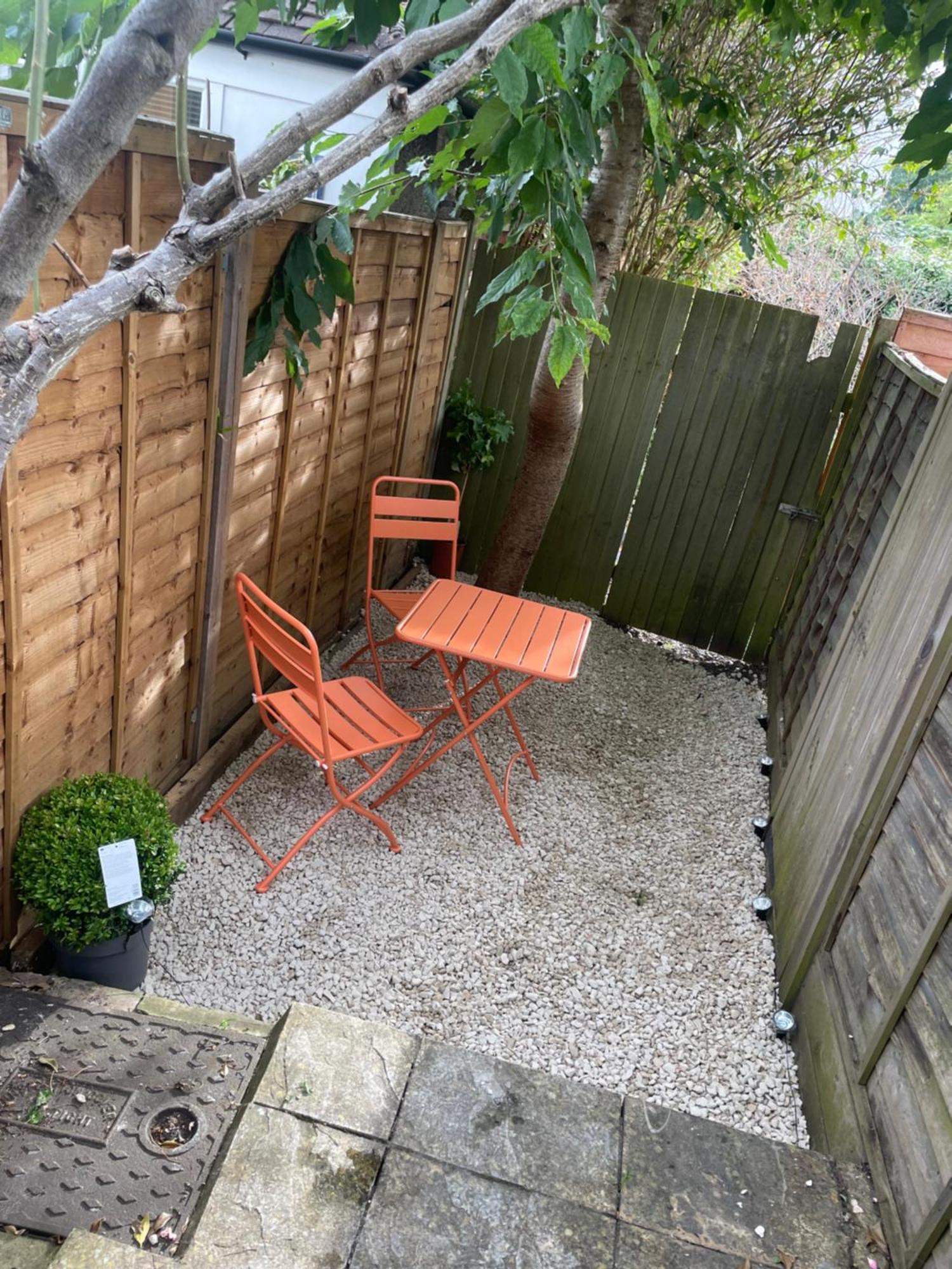 Central London Double Bed Apartment: Steps from Platform Station Exterior photo